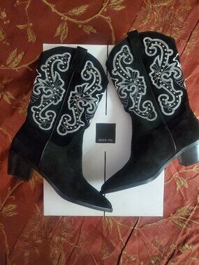 Dolce Vita Suede Studded Sula Western Boots - Size 7.5 NWB